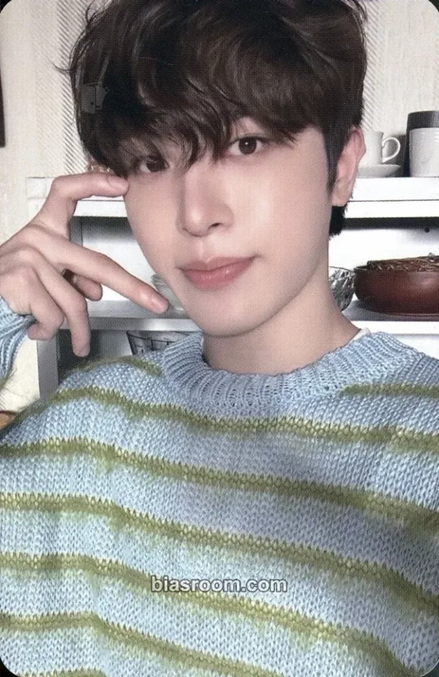 TREASURE - So Junghwan - Last Night Album merch photocard collect book photocard set