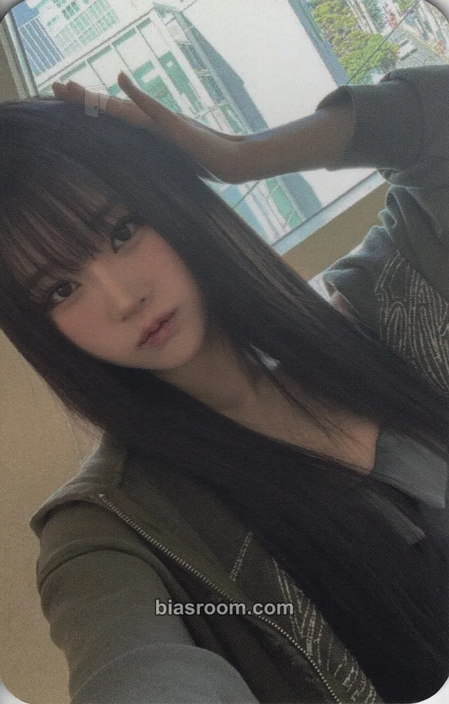 U_Chae (Dajeong) RE:FRAME Photocard - AWU - AWU K-pop photocard
