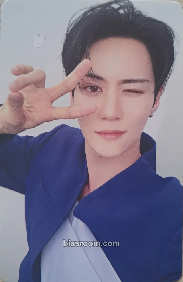 LUN8 - Ian - LOST Album album photocard suncatcher version