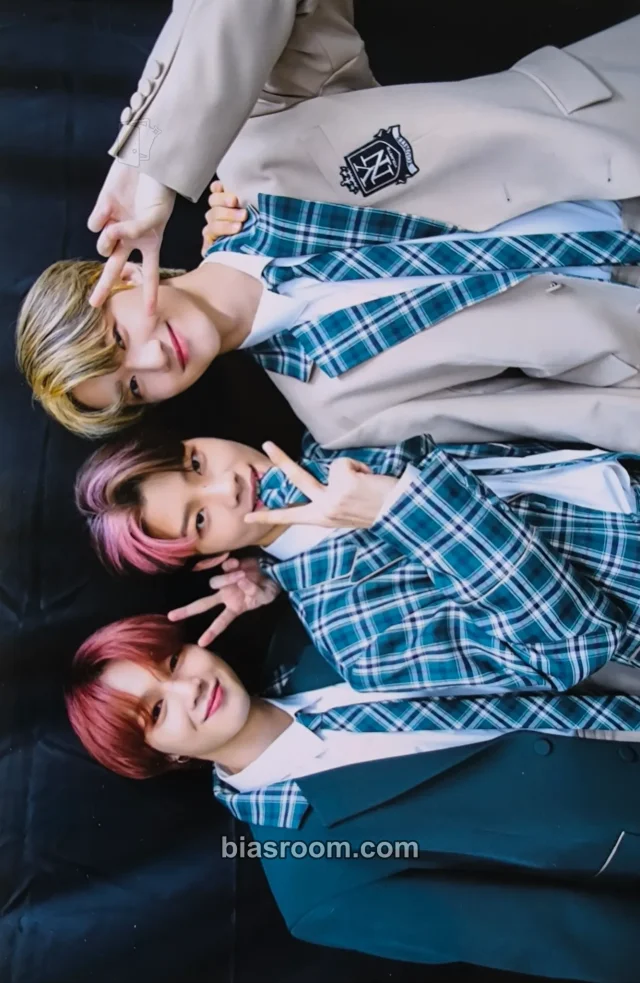 Younite - Eunho & Sion & Kyungmun - Youni-Birth Album broadcast photo print