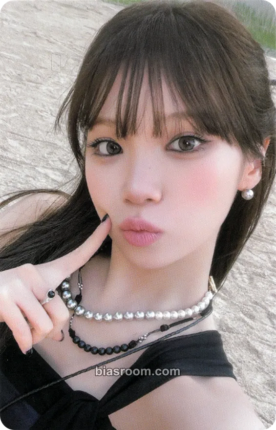Kim Chaewon PUREFLOW pt.1 Photocard - LE SSERAFIM - LE SSERAFIM K-pop photocard