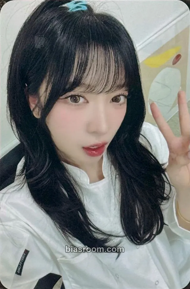 Haruna The Collective Soul and Unconscious: Chapter Two Photocard - Billlie - Billlie K-pop photocard