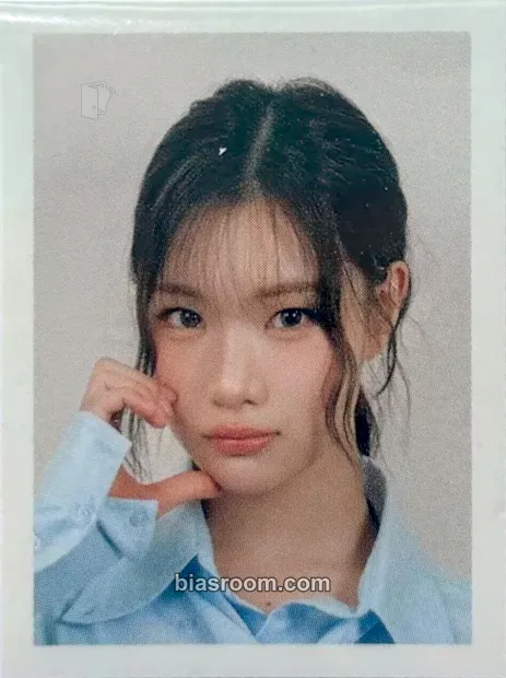 Juun House of H : Hide And Seek Photocard - Hearts2Hearts - Hearts2Hearts K-pop photocard