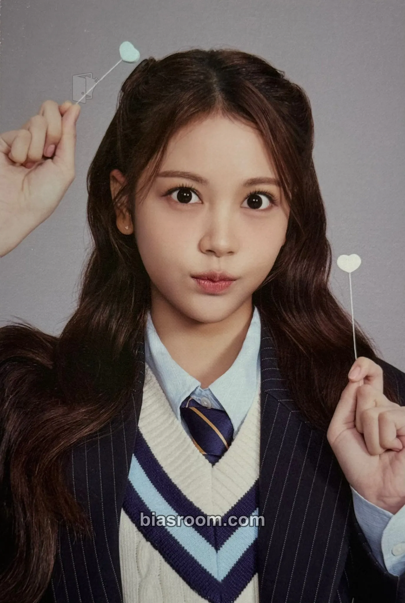 Carmen Hearts2House Photocard - Hearts2Hearts - Hearts2Hearts K-pop photocard