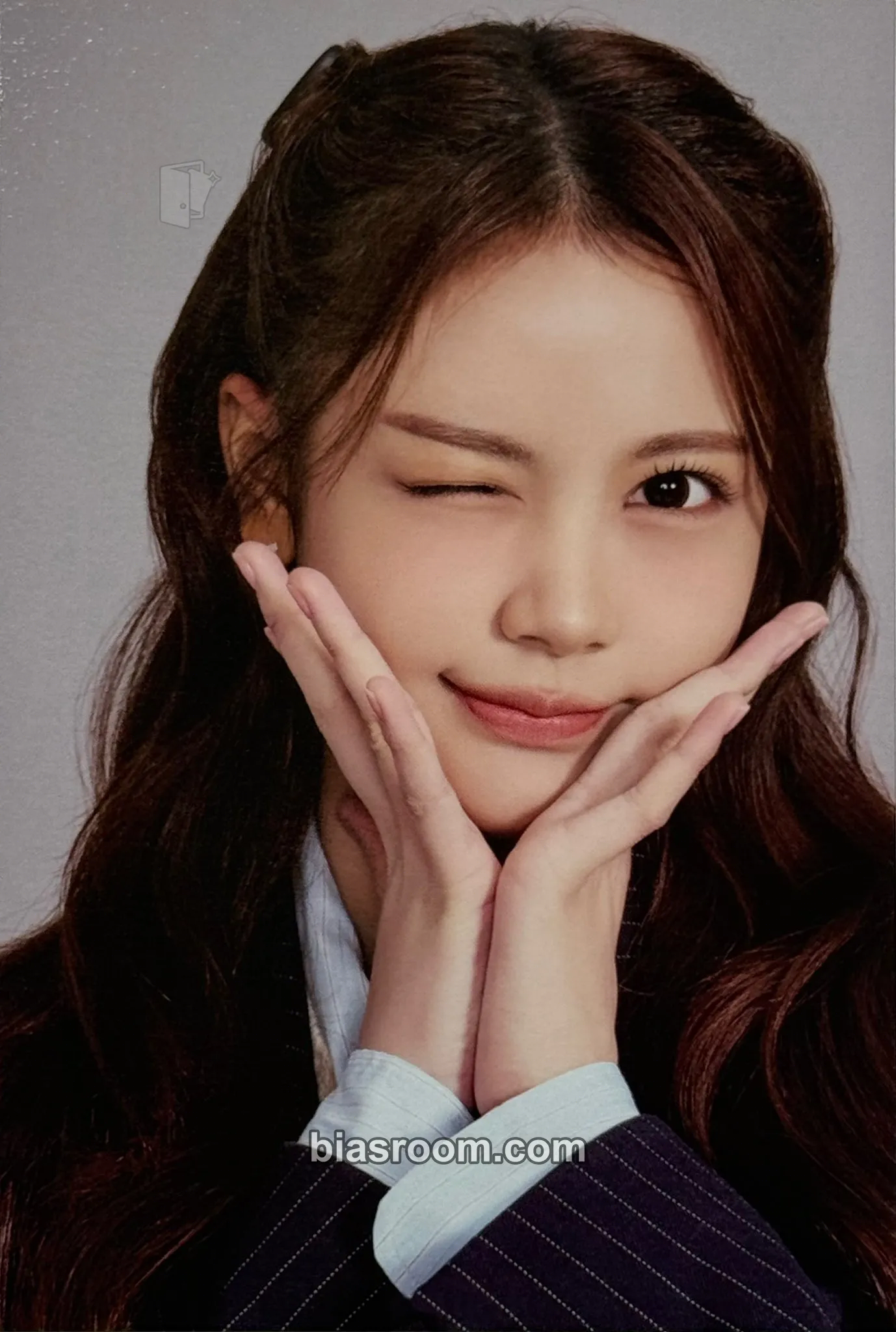 Carmen Hearts2House Photocard - Hearts2Hearts - Hearts2Hearts K-pop photocard