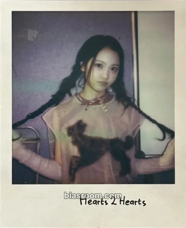 Hearts2Hearts - Carmen - The Chase Album polaroid album inclusion package version