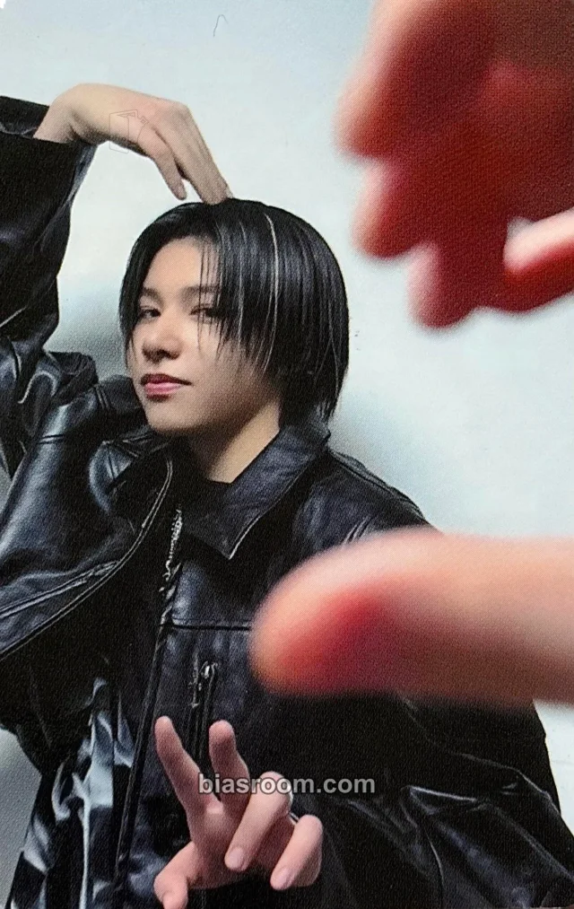 Louis LNGSHOT SHOT CALLERS K-pop photocard