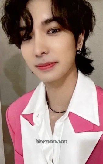 Yuto LOVE or TAKE Photocard - PENTAGON - PENTAGON K-pop photocard