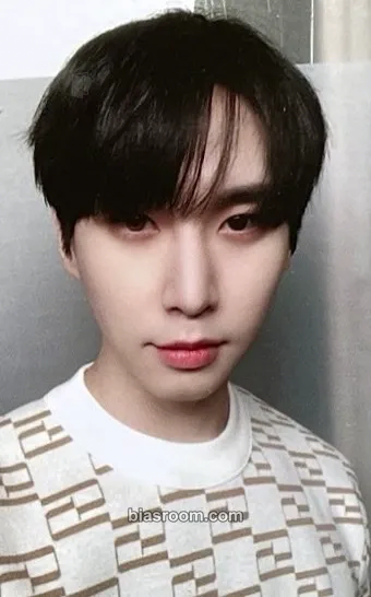 Shinwon LOVE or TAKE Photocard - PENTAGON - PENTAGON K-pop photocard