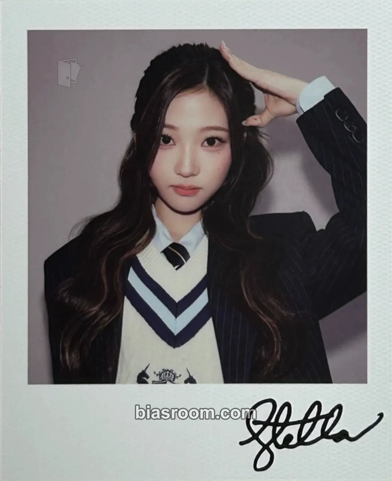 Stella Hearts2House Photocard - Hearts2Hearts - Hearts2Hearts K-pop photocard