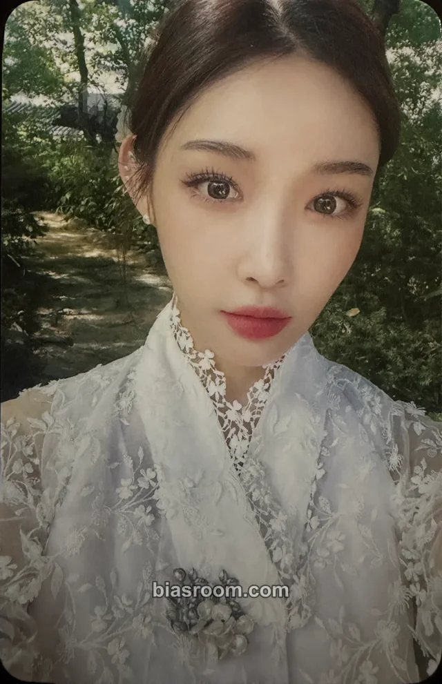 Chung Ha - Chung Ha - 2022 Season's Greetings Other photocard set