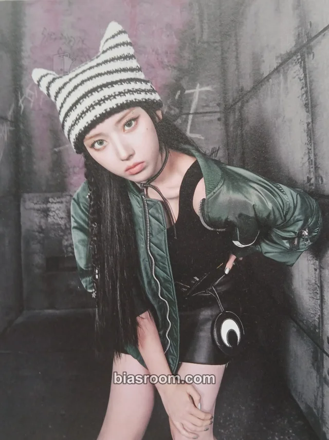 NMIXX - Jiwoo - Fe3O4: BREAK Album limited edition postcard set album inclusion