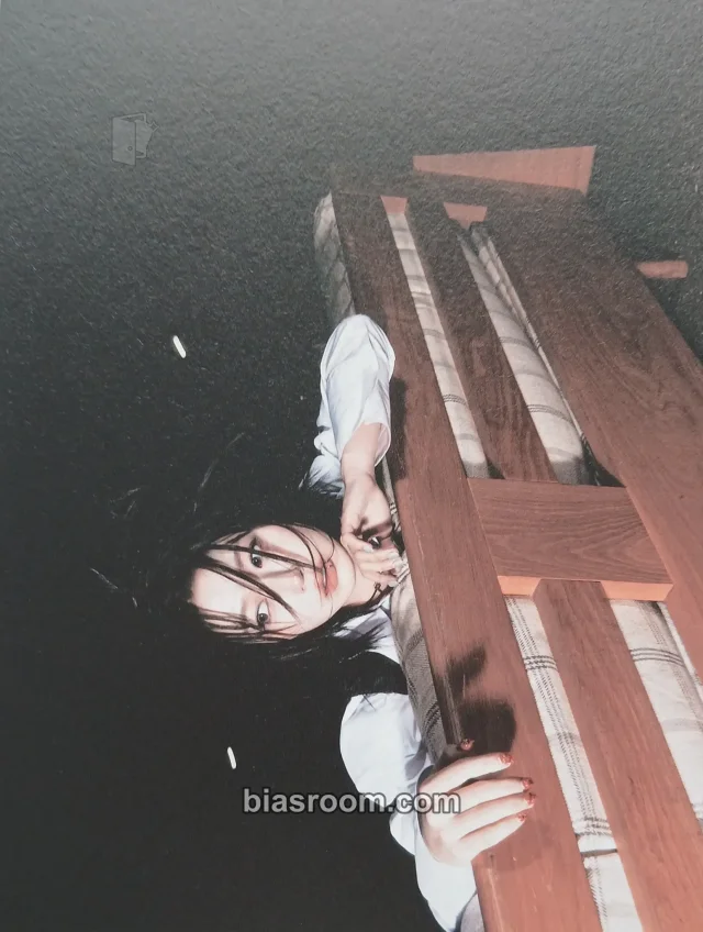 NMIXX - Haewon - Fe3O4: BREAK Album limited edition postcard set album inclusion