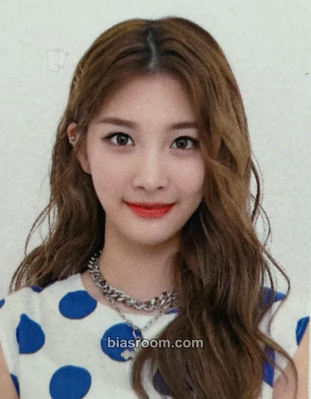 WOOAH - Minseo - Wish Album happy version album inclusion id photo