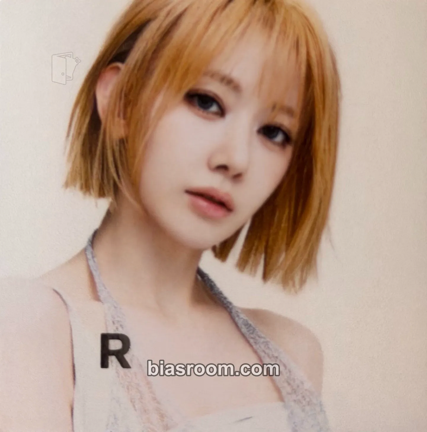 Sakura CRAZY (Japanese Ver.) Photocard - LE SSERAFIM | Bias Room