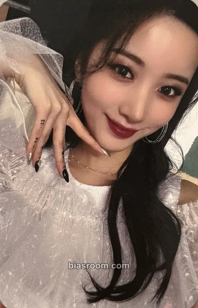 PURPLE KISS - Yuki - INTO VIOLET Album apple music fansign round 1