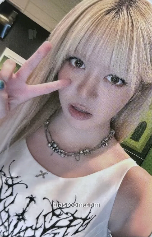 Lily EPISODE 1: ZERO FRONTIER - 1st World Tour Photocard - NMIXX - NMIXX K-pop photocard