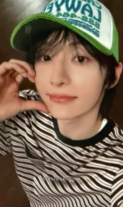 Donghwa Kick Out, Flip Now! Photocard - KickFlip - KickFlip K-pop photocard