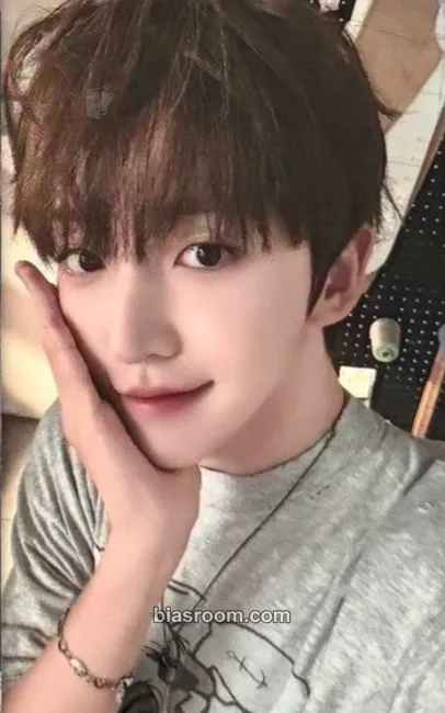 Donghyeon Kick Out, Flip Now! Photocard - KickFlip - KickFlip K-pop photocard