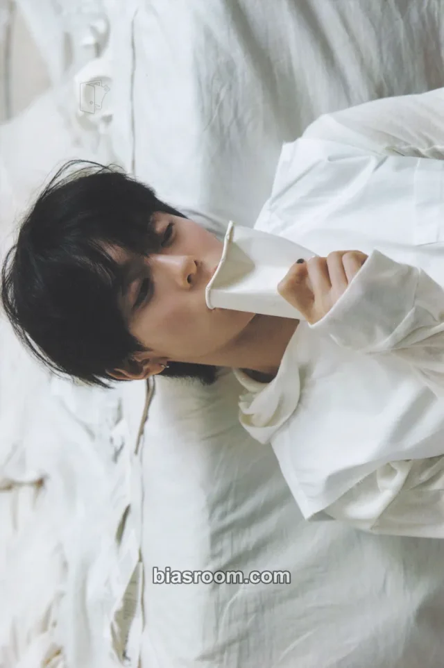 VERIVERY - Kangmin - Free Falling - Kangmin Solo Album album inclusion photobook version