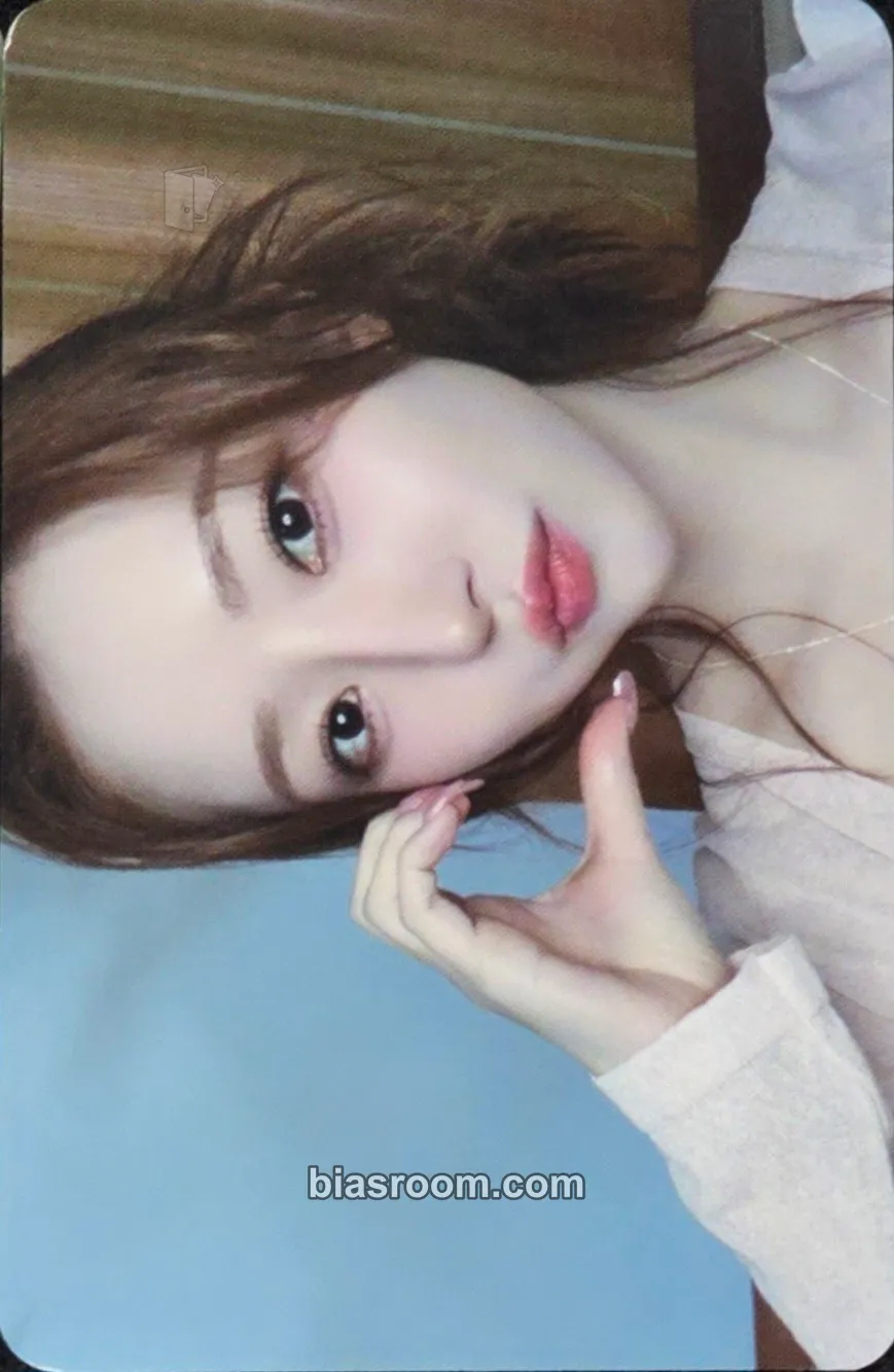 SuA Playlist #Your Youth Photocard - Dreamcatcher - Dreamcatcher K-pop photocard