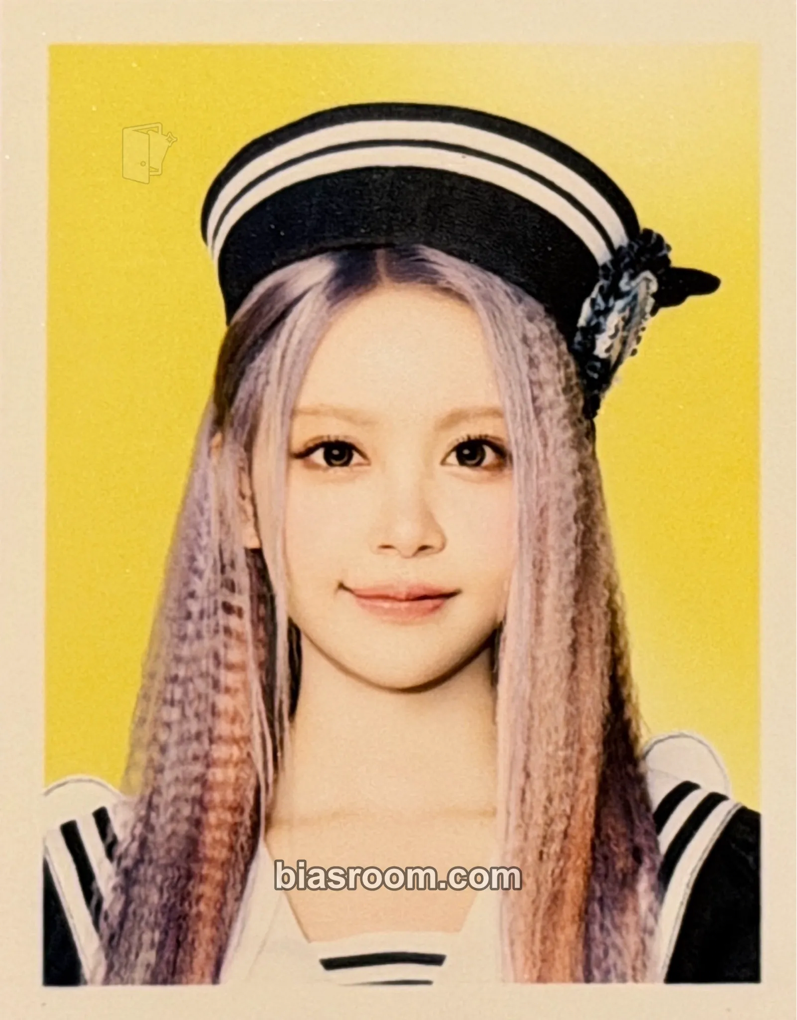Carmen Lemon Tang Photocard - Hearts2Hearts - Hearts2Hearts K-pop photocard