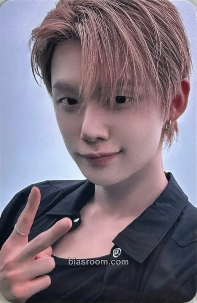 TOMORROW X TOGETHER - Endless Ride: VR concert Event merch photocard purchase benefit