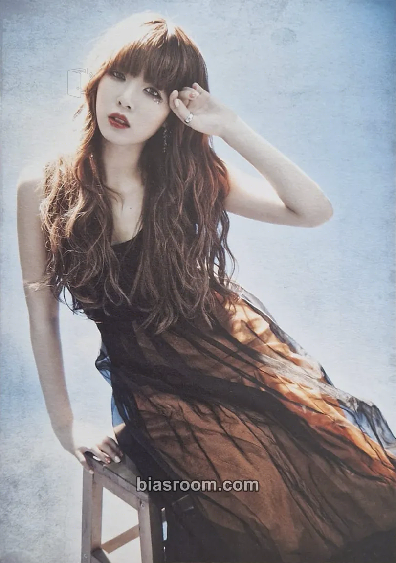 Hyuna 2012 Season's Greetings Photocard - 4Minute - 4Minute K-pop photocard