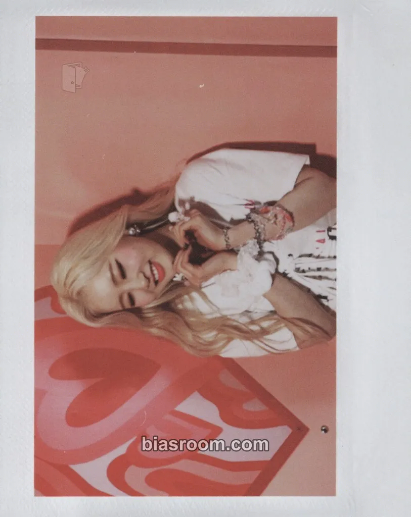 Sieun YOUNG-LUV.COM Photocard - STAYC - STAYC K-pop photocard