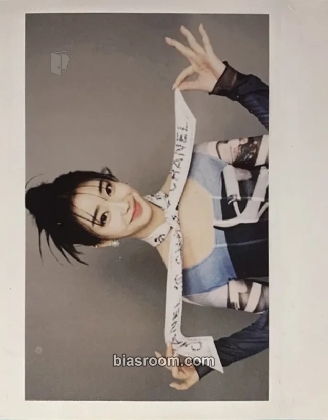 STAYC - Sumin - YOUNG-LUV.COM Album young version album inclusion polaroid