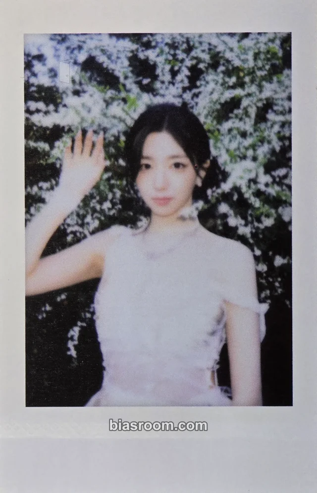 tripleS - Sohyun - LOVE&POP pt.1 Album polaroid blooming flower version album photocard