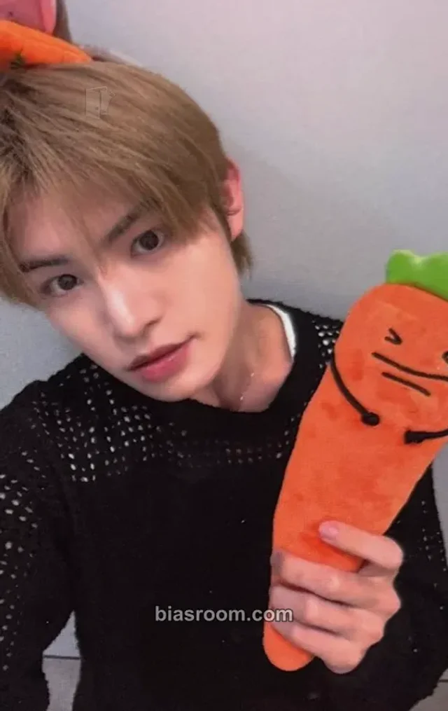 KickFlip - Minje - My First Kick Album apple music fansign winner benefit