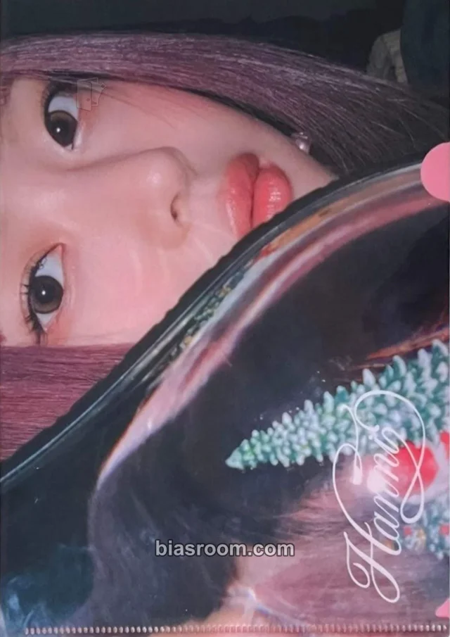 NewJeans - Hanni - NewJeans “OMG” Album pob (pre-order benefit) transparent/translucent clear file ums japan (universal music store)