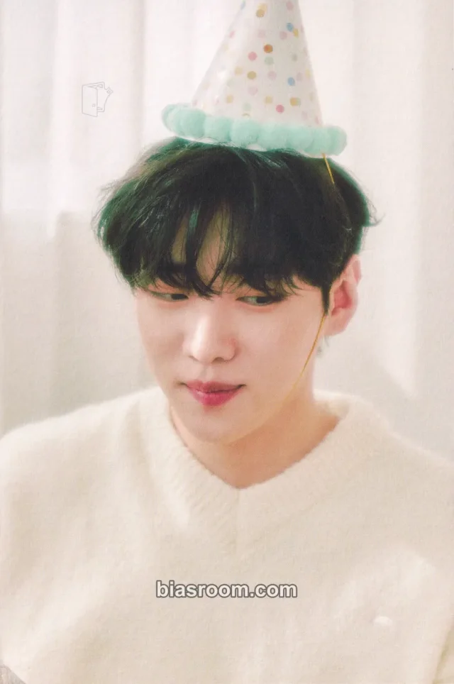 DKZ - Jaechan - 2024 JAECHAN's BIRTHDAY [EVE PARTY] Event merch inclusion postcard postcard book everline