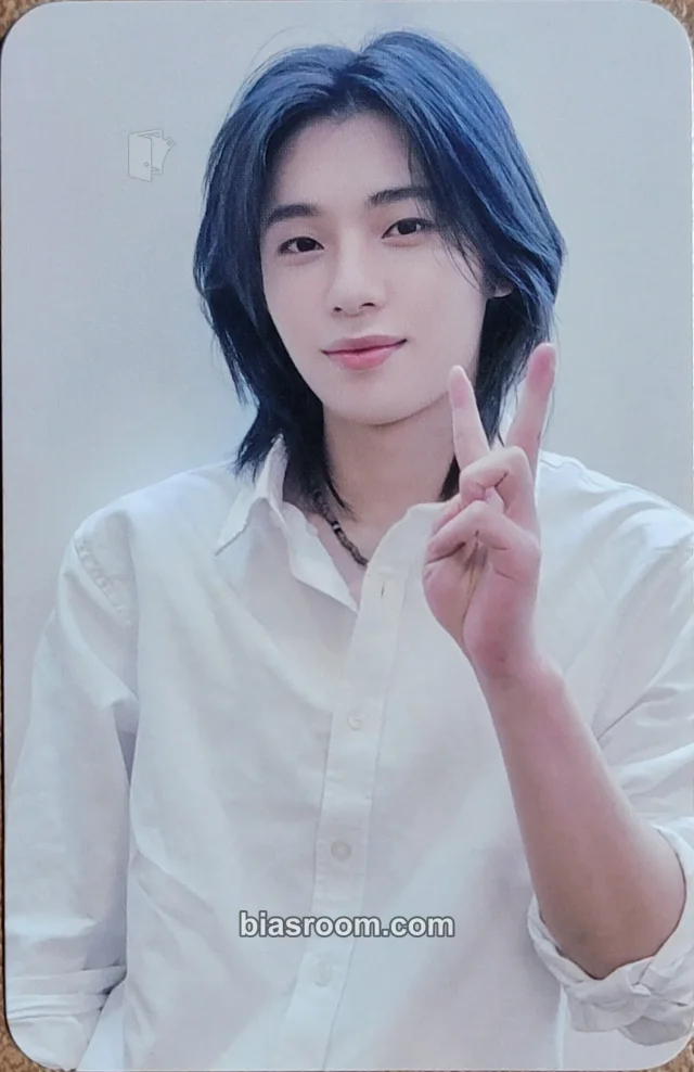 13Found - Kim Seongyeon - Found Album dear my muse (dmm) cafe event