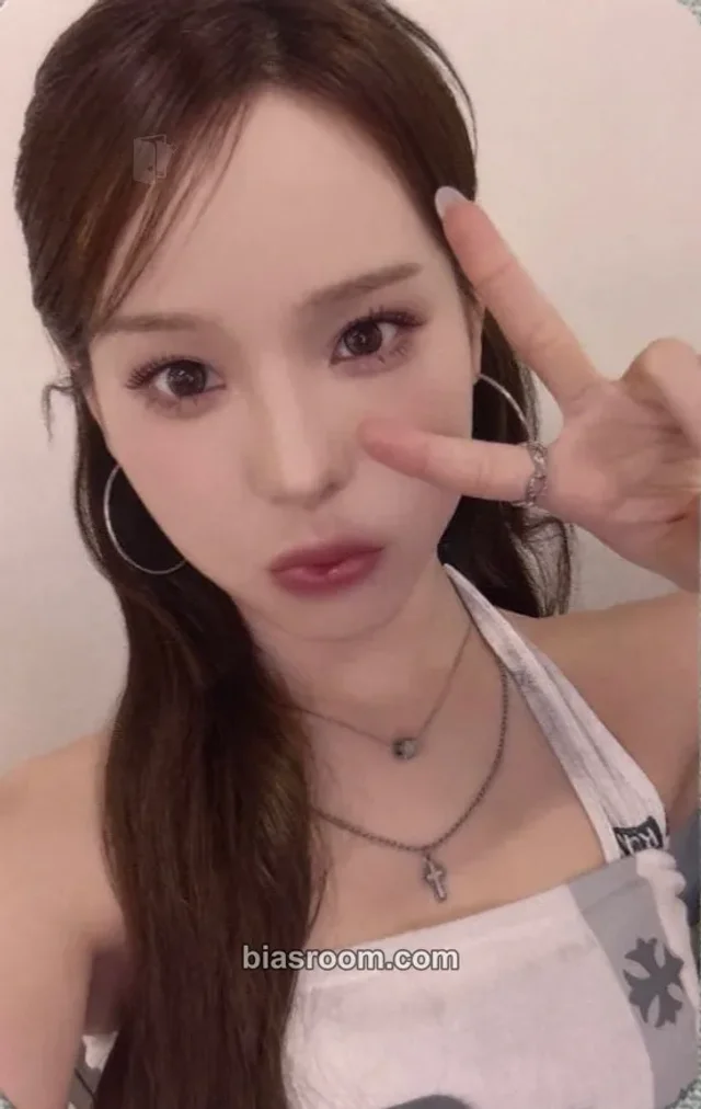 NiziU - Mako - Portfolio Album purchase benefit tokyo day 2 venue-limited