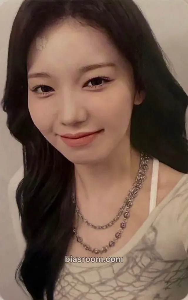 NiziU - Ayaka - Portfolio Album purchase benefit tokyo day 2 venue-limited