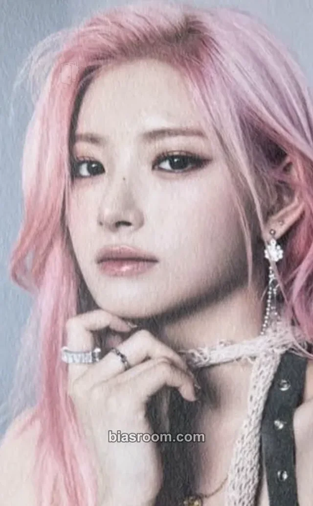 EVERGLOW - Yiren - All My Girls Album postcard album inclusion savage version