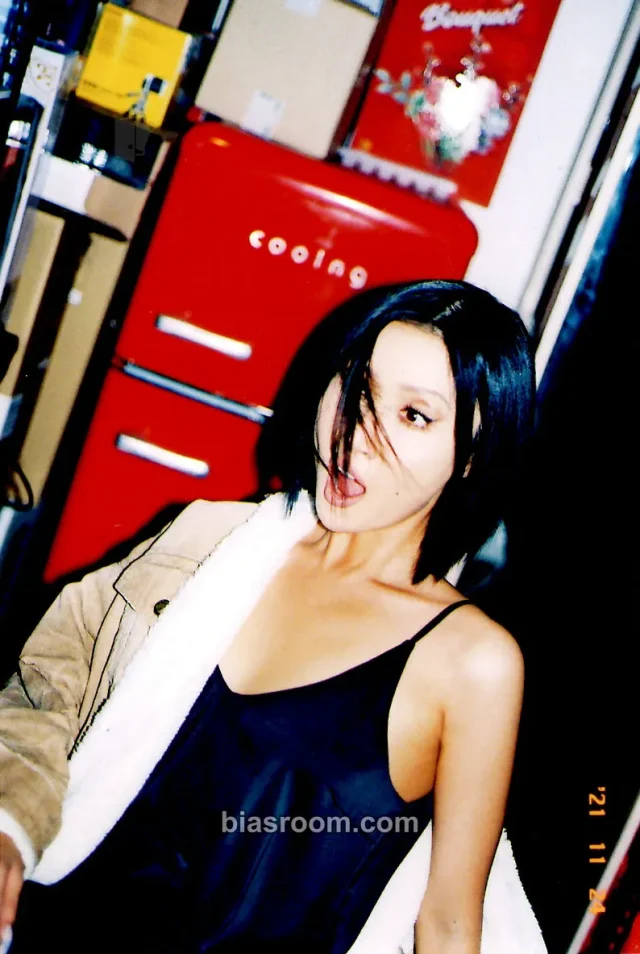 MAMAMOO - Hwasa - Guilty Pleasure Album album inclusion photo print