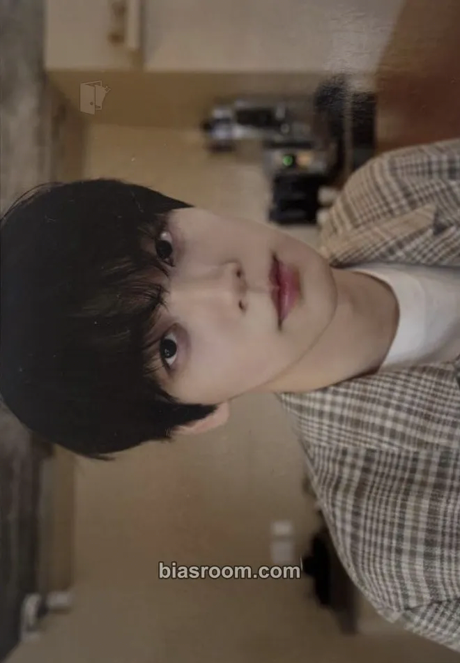Soobin Spur Magazine Photocard - TOMORROW X TOGETHER - TOMORROW X TOGETHER K-pop photocard
