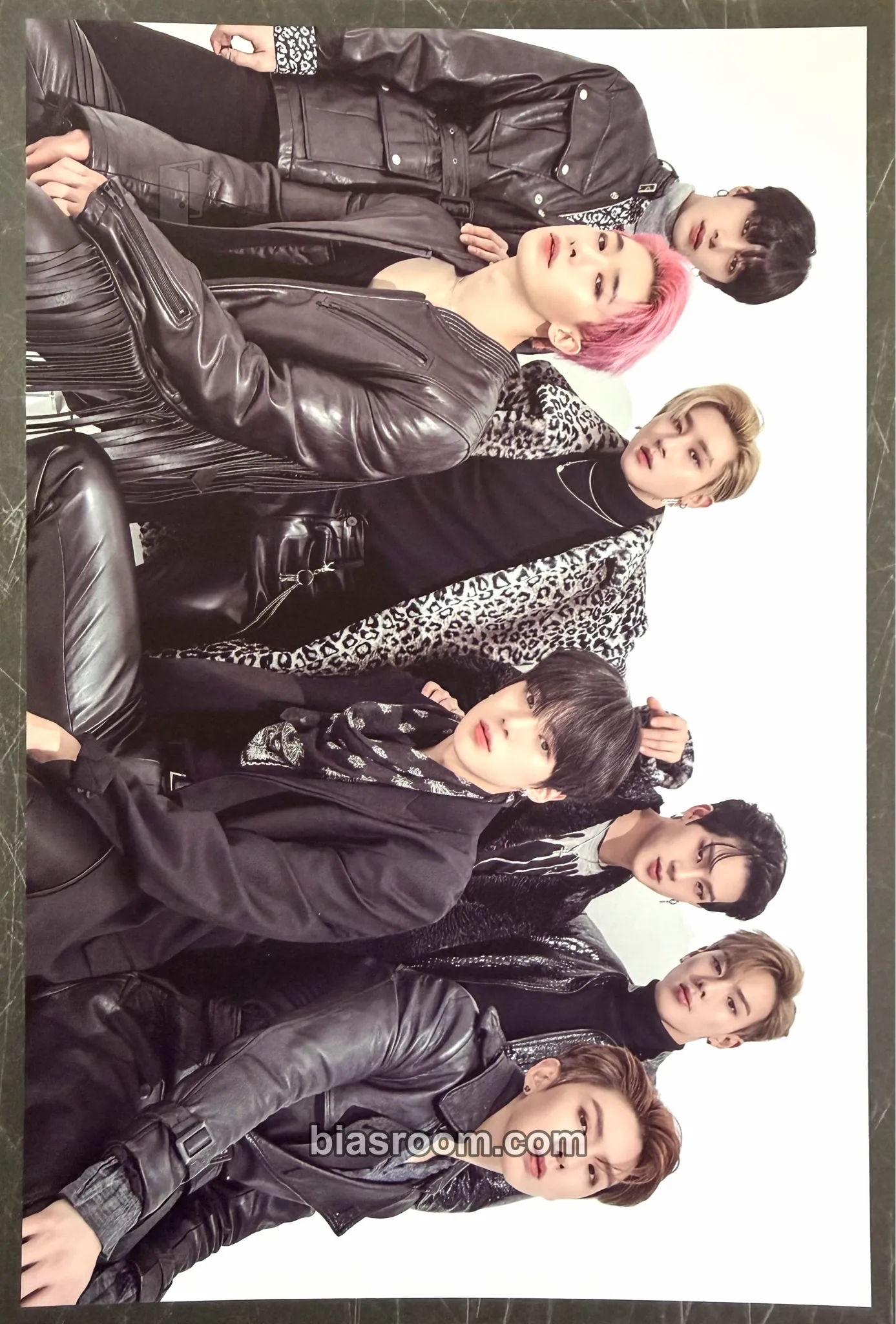 2019 World Tour - We Are Here Photocard - MONSTA X - MONSTA X K-pop photocard