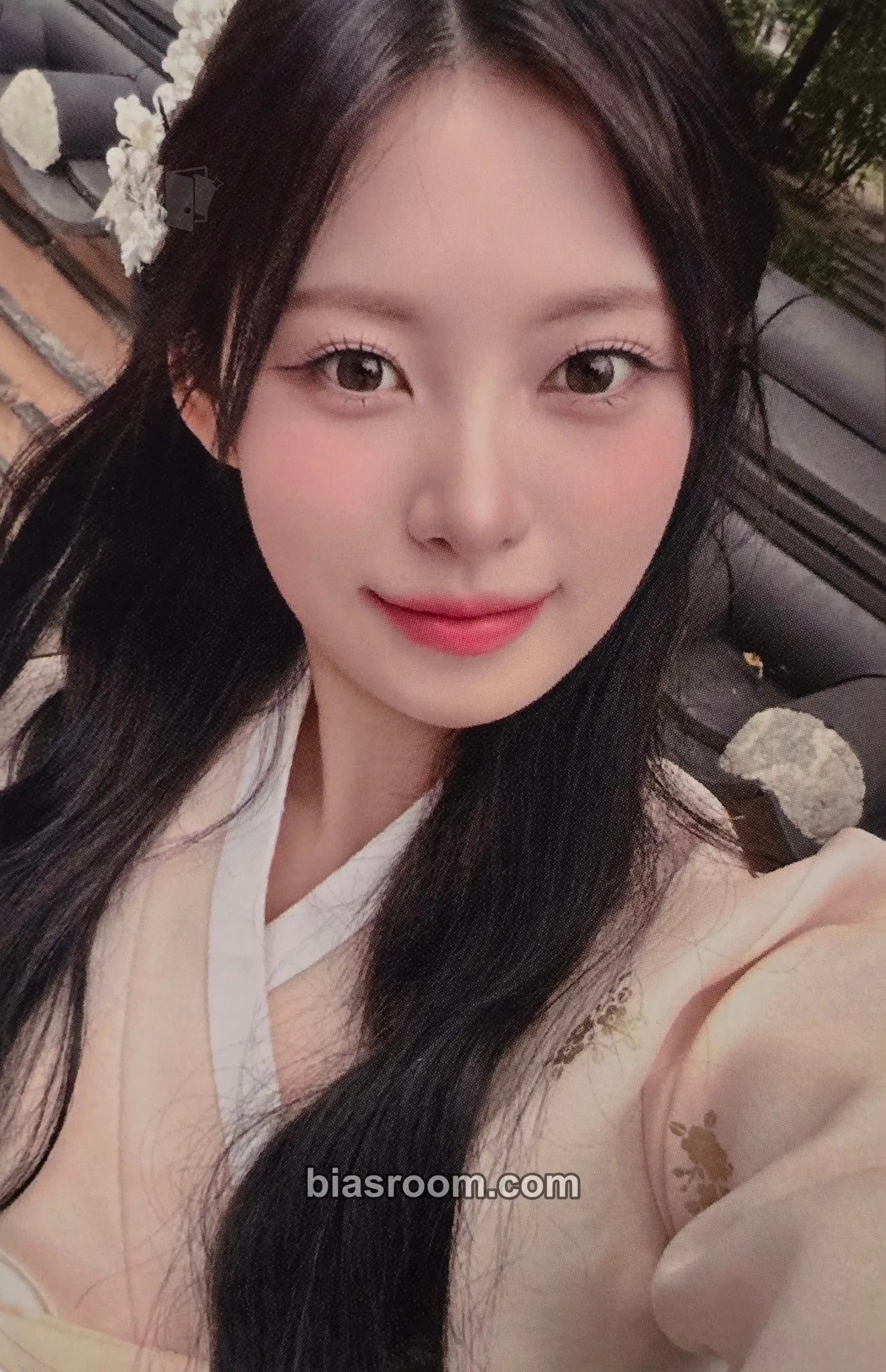 Liv Dearest Photocard - RESCENE - RESCENE K-pop photocard