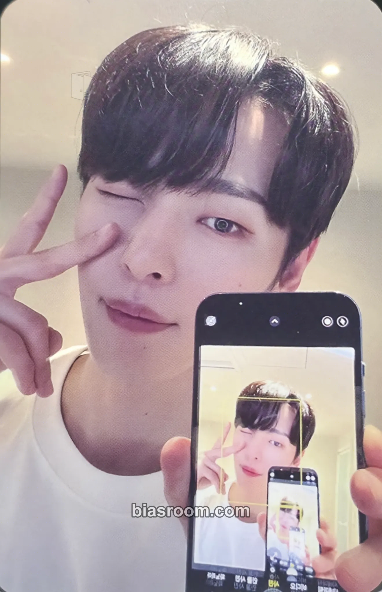 KB seOul cOllectiOn Photocard - OnlyOneOf - OnlyOneOf K-pop photocard