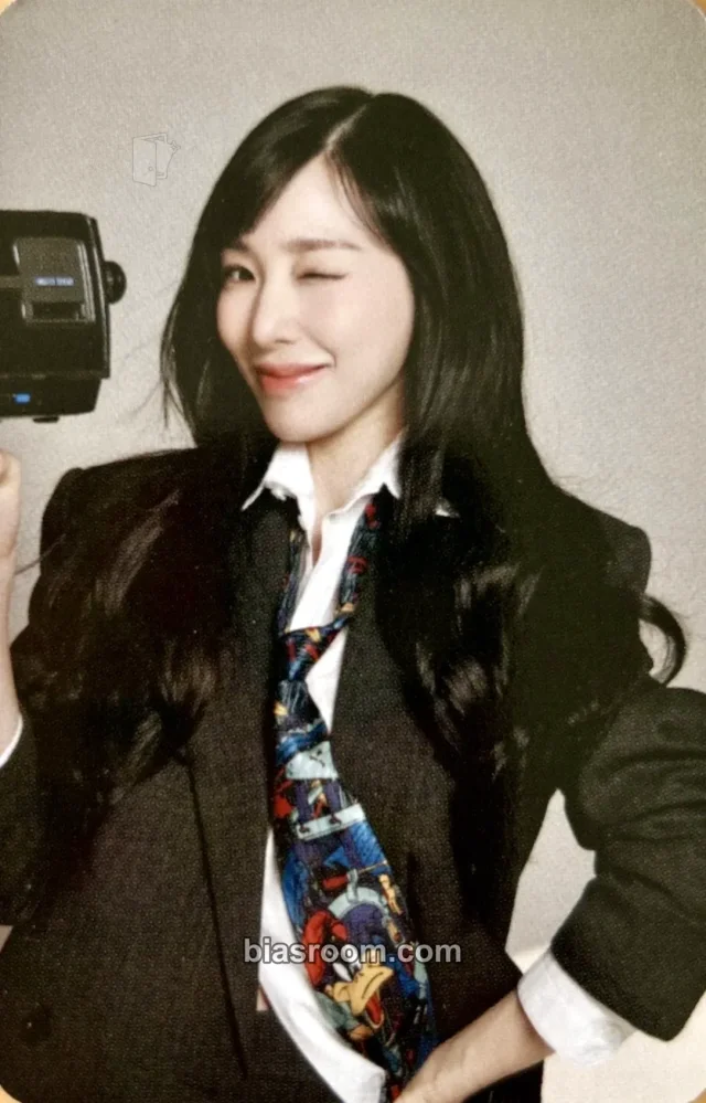 Girls' Generation - Tiffany - Tiffany 2025 Fan Concert Tour in Asia 'Here for You' Event photocard set tour merch tin case