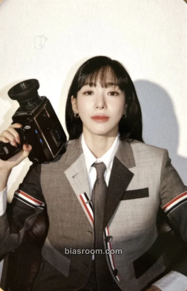 Girls' Generation - Tiffany - Tiffany 2025 Fan Concert Tour in Asia 'Here for You' Event photocard set tour merch tin case