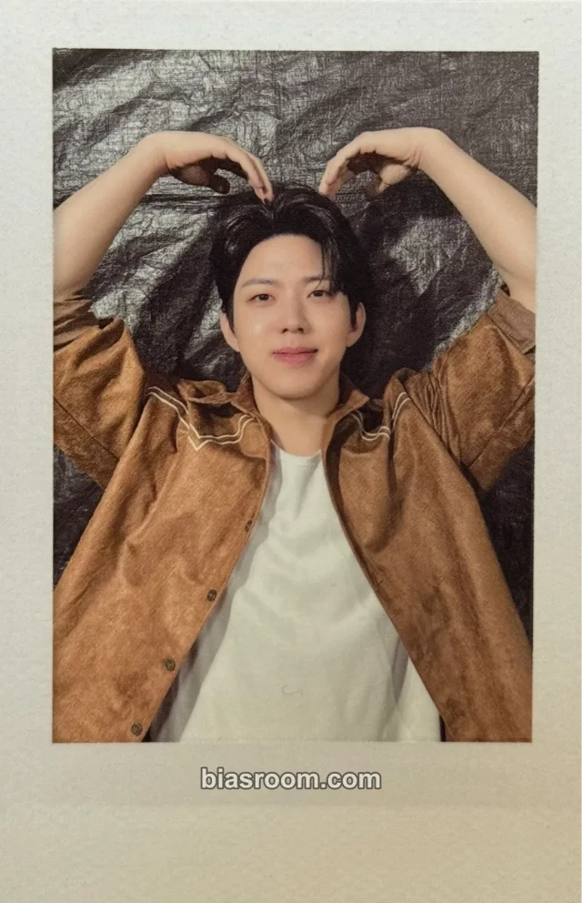 DAY6 - Dowoon - 3rd World Tour ‘FOUREVER YOUNG’ (Blu-Ray) Other dvd/blu-ray inclusion polaroid set polaroid