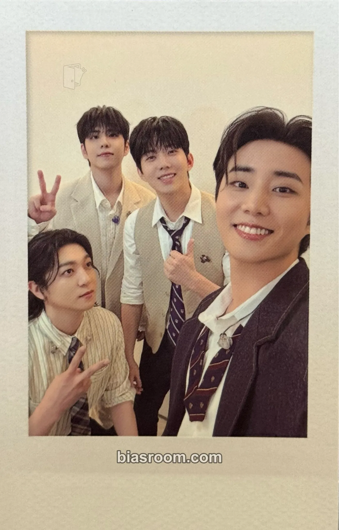 3rd World Tour ‘FOUREVER YOUNG’ (Blu-Ray) Photocard - DAY6 - DAY6 K-pop photocard