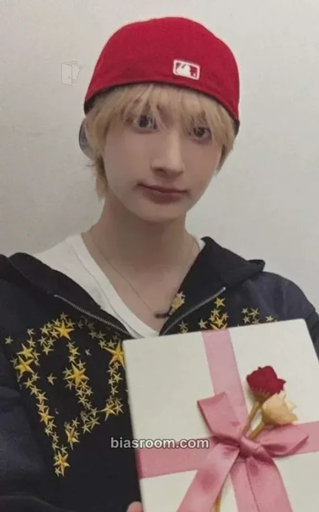 KickFlip - Donghwa - My First Flip Album makestar video call (fancall)
