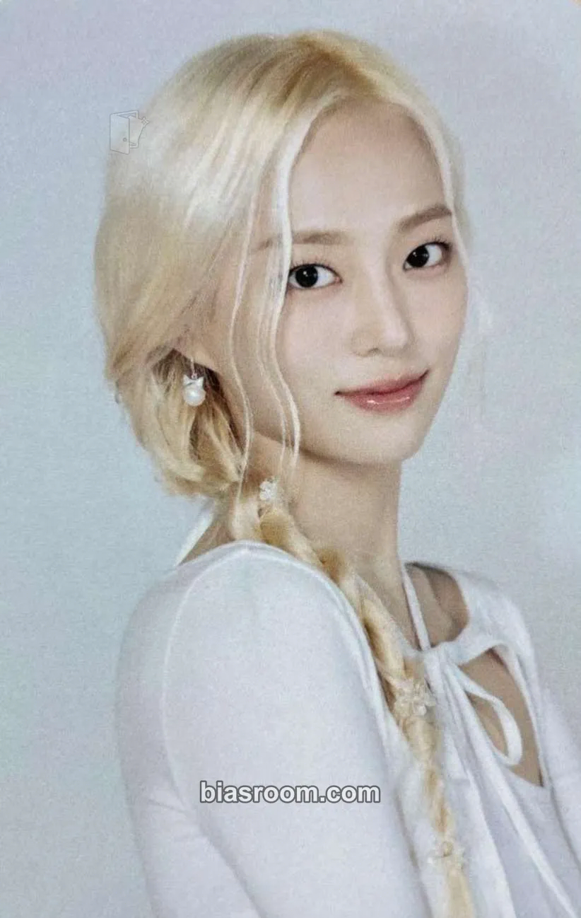 Yeeun Japan 1st Fan Concert 'Piece Up' Photocard - EL7Z UP - EL7Z UP K-pop photocard
