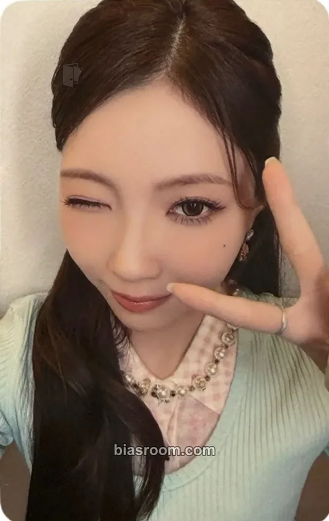 NiziU - Mayuka - Portfolio Album purchase benefit osaka day 2 venue-limited